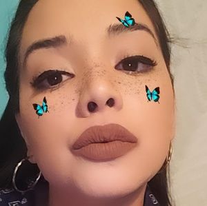 Meet your Posher, Adrianna